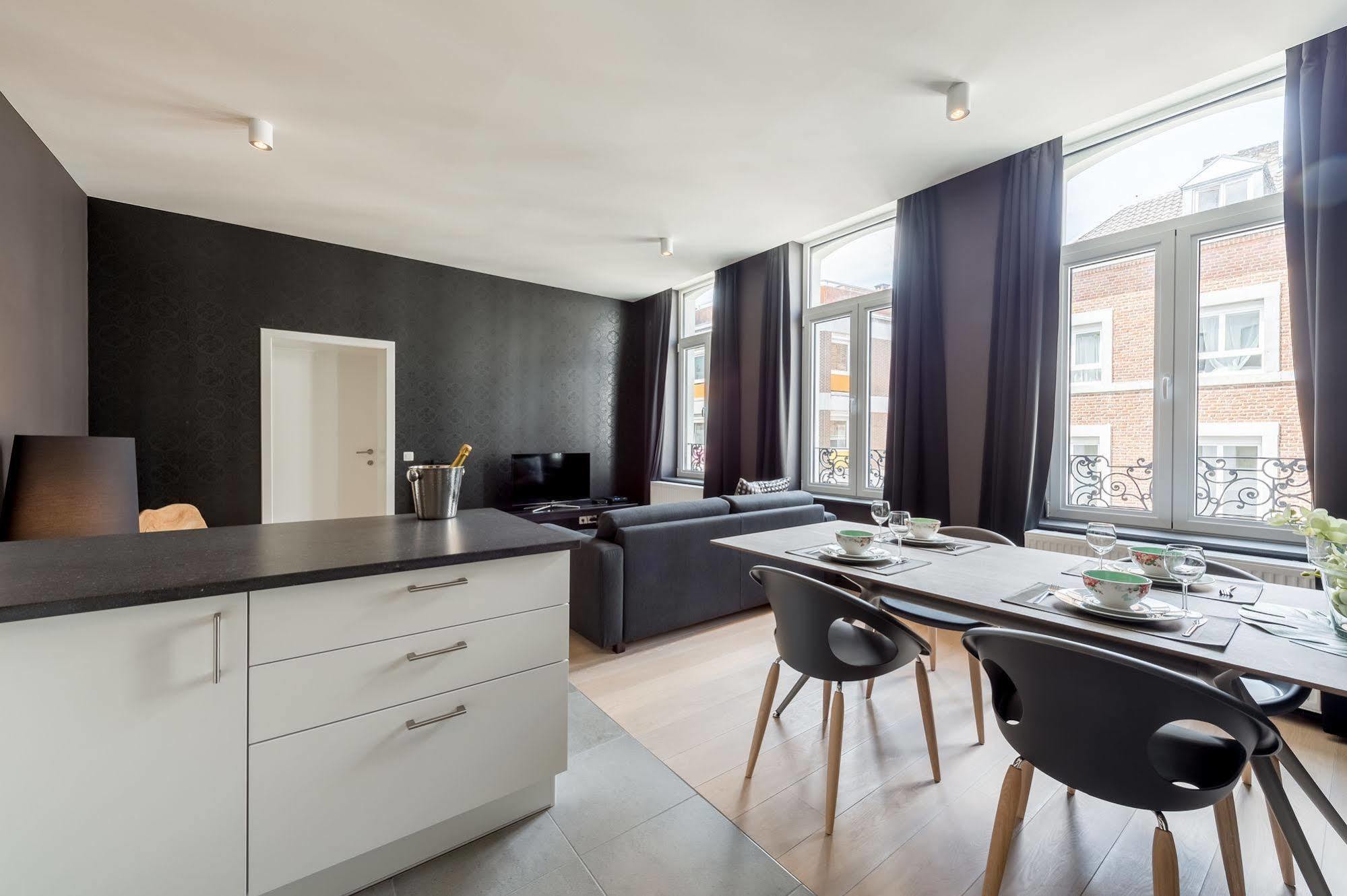 Smartflats Design - Cathedrale Apartment Liege Bagian luar foto